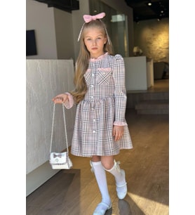 Kız Çocuk Yakası ve Kolları Fırfırlı Üzeri Boydan Düğme ve Pudra Ekose Detaylı E