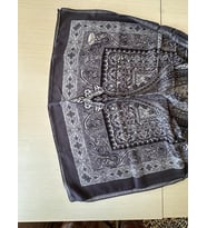 Miss İpek Life Zarif Paisley Desenli İpeksi Şal 70 x 180 (Koyu Gri - Krem)