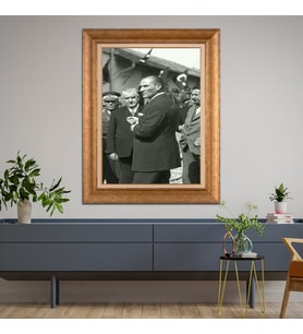 Altın Varaklı Çerçeveli Paspartulu Atatürk Tablo DC0857 (Gold)