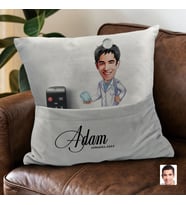 BK Gift Kişiye Özel Erkek Diş Hekimi Karikatür Tasarımlı Organizer Kumanda ve Atıştırmalık Cepli Gri Kırlent Yastık-3 Arkadaşa Hediye, Cepli Yastık