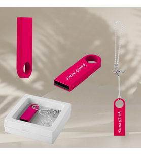 KİŞİYE ÖZEL 16 GB PEMBE FLAŞ BELLEK