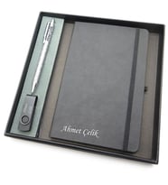 Signator® Codex  N262 Kişiye Özel Defterli Set - İsme Özel Gri Kalem + İsme Özel Siyah Defter + İsme Özel 32 GB Usb Bellek İsme Özel Kutusunda Hediyelik Set (Karışık)