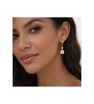 Minimal Kare Tektaş Charm Halka Küpe Şeffaf Beyaz Taşlı Sallantılı Küpe (Çok Renkli)