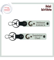 Kardeşe Kalıcı Hediye, Çocuk Ve Ayyıldız Yazılı İsim Soyisimli 2’li Anahtarlık Set, Beyaz-Beyaz