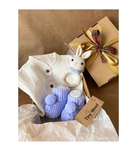 Organik Yenidoğan Bebek Hediye Seti  Amigurumi Tavşan Çıngırak, Müslin Tulum & Triko Patik