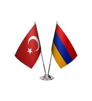 Ermenistan İkili Masa Bayrağı
