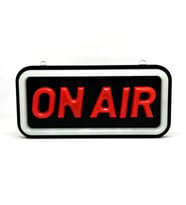 Leon Işık 'ON AIR' Işıklı Özel Tabela-Led ile Neon Görünümlü Tabela-BEYAZ EL YAZI (25X12CM)