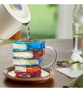 Kitap Tasarımlı Kupa Bardak - 350 ml Kapasite - El Çizimi Özel Tasarım - Dayanıklı Cam