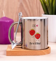 Kişiye Özel Sevimli Çilekler Ahşap Altlıklı Silver Kupa Bardak