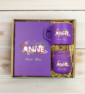 BK Gift Kişiye Özel İsimli DTF Anne Temalı Mor Defter & Kahve Fincanı & Mum Hediye Seti-1, Anneye Hediye, Anneler Günü Hediyesi