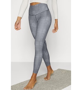 Nike Yoga High Rise 7/8 Length Tight Kadın Nakış Swooshlu İç Yan Cepli Yüksek Bel Tayt Beyaz Siyah