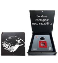 Beşiktaş Lisanslı Kırmızı Logolu Çift Taraflı Çubuklu Anahtarlık Kartal Ahşap Kutulu