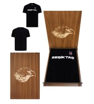 Beşiktaş Lisanslı Yazılı Logolu Siyah T-Shirt Kartal Ahşap Kutulu (Siyah - Beyaz)