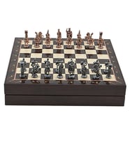 GiftHome Orta Boy Metal Roma Satranç Takımı Antik ve Ceviz Desenli Sandıklı MDF Tahtası (36x36x6 cm.)