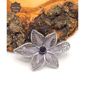 Safir Taşlı Lotus Model Oksitli Telkari Gümüş Kadın Broş 201025191