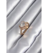 Pirinç Gold Renk Zirkon Taşlı Kalp Charm Model Kadın Yüzük