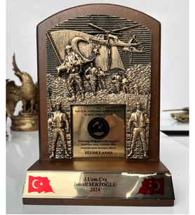 Askeri Birliklere Özel Hizmet Anısı Plaket (Kahverengi )