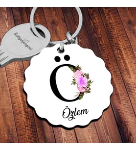 Kişiye Özel Ö Harfi Temalı Çiçekli Tasarım HDF Dalgalı Anahtarlık (Beyaz)
