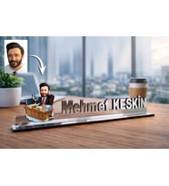 Kişiye Özel Avukat Karikatürlü 30 cm Ayna Pleksi Masaüstü İsimlik - Avukat Hediyesi Avukata ve Hukukçuya Hediye