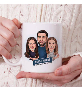 Kişiye Özel Anne Baba ve Genç Kızları Karikatürlü Kupa Bardak