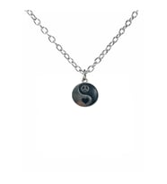 Ying Yang Aşk ve Denge Temalı Unisex Kolye – Siyah Beyaz Sembol Tasarımlı, 60 cm Zamak Zincirli (Gümüş)