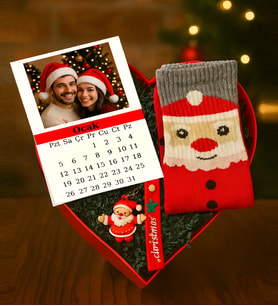 Kalp Kutuda Yılbaşı Hediyesi 12 Fotoğraflı Takvim, Yılbaşı Çorabı ve Noel Baba Anahtarlık Yılbaşı Hediye Seti