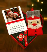 Kalp Kutuda Yılbaşı Hediyesi 12 Fotoğraflı Takvim, Yılbaşı Çorabı ve Noel Baba Anahtarlık Yılbaşı Hediye Seti