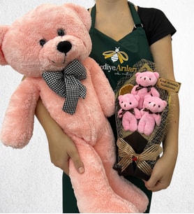 Büyük Boy Pembe Peluş Ayıcık ve Kişiye Özel 3'lü Peluş Ayıcık Buketi (Model 1)