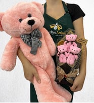 Büyük Boy Pembe Peluş Ayıcık ve Kişiye Özel 3'lü Peluş Ayıcık Buketi (Model 1)