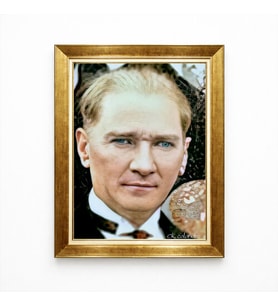 Tablore Atatürk Mavi Gözlü Yakın Plan Portre Tablo Altın Renk Çerçeveli