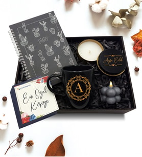 Kişiye Özel Siyah Kupa & Tasarımlı Telli Defter & Gold Detaylı Siyah Mum & Bubble Mum Hediye Seti