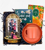 İsimli Fotoğraflı ve Işıklı Fanus & Turuncu Kahve Fincanı  Kişiye Özel Premium Set (Model 7)