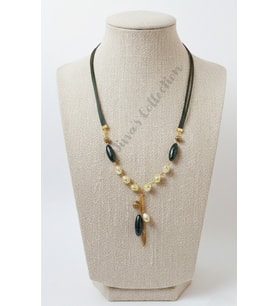 Şık ve Modern Uzun Kolye-Emerald Drop. Yeşil Taşlı Altın renk sallantılı Detaylı Kolye
