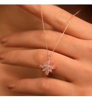 925 Ayar Gümüş Pembe Taşlı Kamelya Çiçeği Kolye
