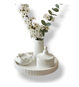 4’lü Kokulu Mum & Dekoratif Set – Lotus Mumluk, Çizgili Vazo & Kapaklı Obje
