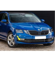 Skoda Octavia 3 2017-2020 Ön Sağ Sis Farı Çerçevesi Krom 5E0807682G