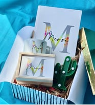 Kişiye Özel Harfli Sert Kapaklı Defter Kutulu Kupa Ve Mini Kaktüs Led Işık Hediye Seti
