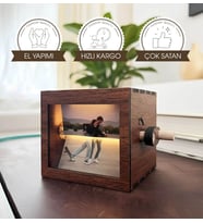 eJOYA Bi Kutu Hatıra Kişiye Özel Fotoğraflı Fotobox Işıklı Döner Albüm e116198 (Ceviz)