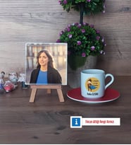 Öğretmenler Günü Hediyesi Fotoğraflı Dekoratif Taş, Ahşap Altlıklı Türk Kahvesi Fincanı Hediye (Model 3)