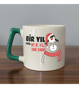 Bir Yıl Değil Her Yıl Yan Yana Penguen Baskılı Yeşil Kulplu D Yılbaşı Kupası