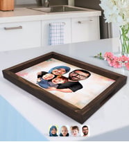 BK Gift Kişiye Özel Tesettürlü Aile Karikatürlü Doğal Ahşap Tepsi-4