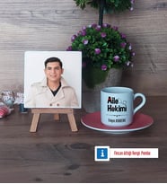 Aile Hekimi Fotoğraflı Dekoratif Taş, Ahşap Altlıklı Türk Kahvesi Fincanı Hediye (Model 6)