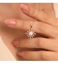 925 Ayar Gümüş Beyaz Opal Taşlı Kutup Yıldızı Kolye