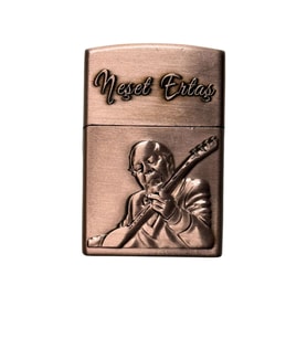 Neşet Ertaş Temalı Kabartmalı Antik Bakır Gazlı Metal Çakmak