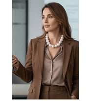 Dev İnci Taneleriyle Işıldayan İnci Kolye