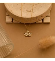 Kişiye Özel 925 Ayar Gümüş Şık Origami Kağıttan Tekne Kolye (Gold)