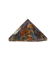 Çakra Doğal Taş Organit Piramit - 4cm (Karışık)