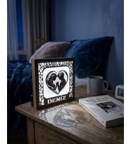 Kişiye Özel İsimli Ahşap LED Gece Lambası - Sevgiliye Hediye 14x14 cm (Parlak Beyaz)