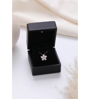 Işıklı Kolye Kutulu Gümüş Plumeria Çiçeği Kolye  925 Ayar Gümüş Kolye (Kahverengi)