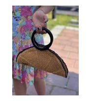 EL ÖRGÜSÜ YELPAZE MODEL TASARIM KAĞIT İP PORTFOY CLUTCH  ÇANTA 35X16 (Süt Kahve)